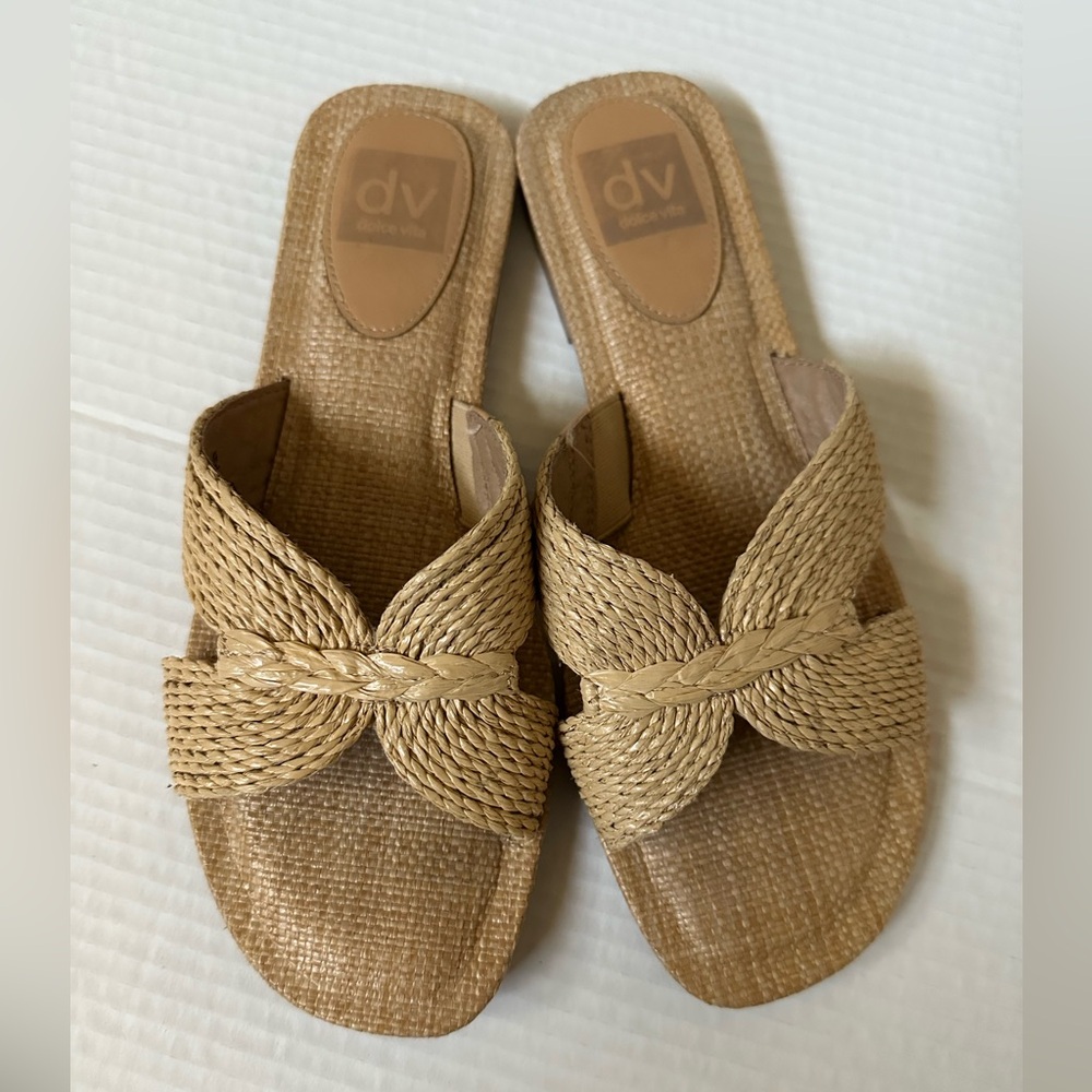 Dolce Vita womens woven sandals